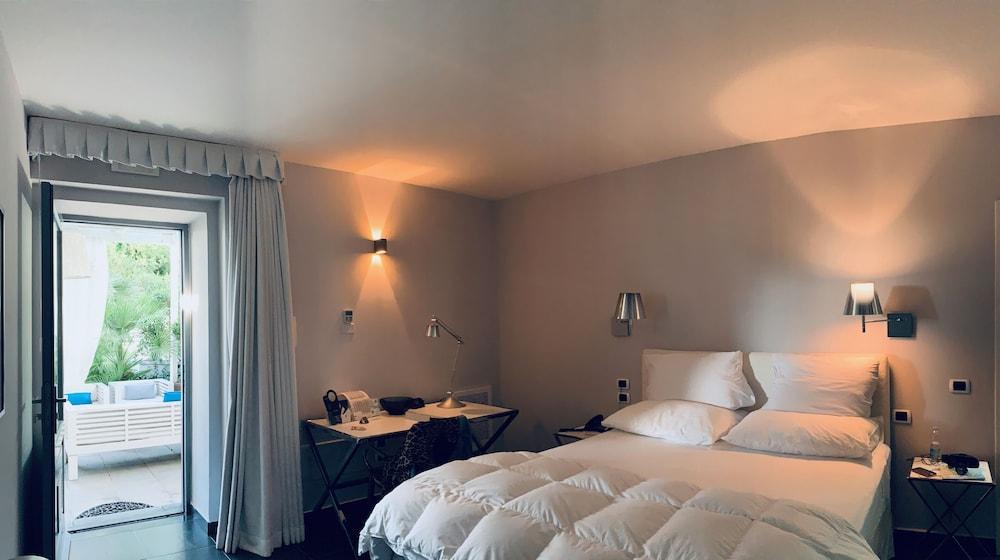 La Suite Boutique Hotel Procida Exterior photo